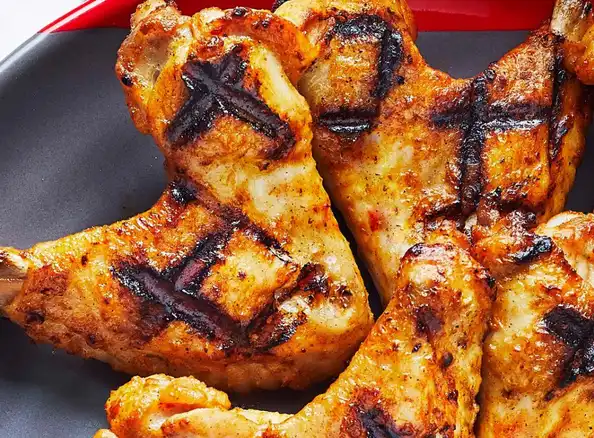 PERi-PERi Chicken Wings, PERi-Salt Chips and Garlic Bread